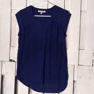 🐙6/$20 Black Rainn Small Flowy Blue Sleeveless